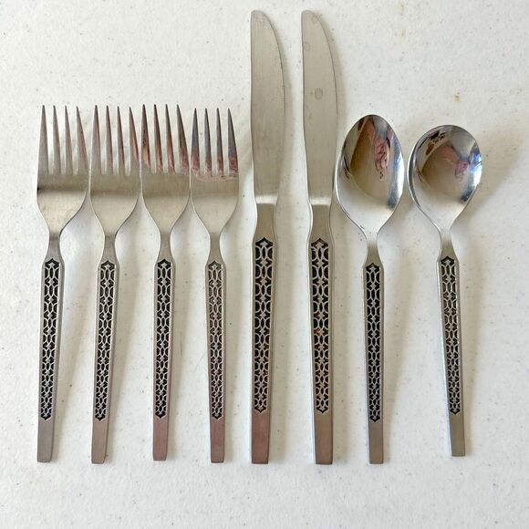 United Silver Co. Stainless Steel 8 Piece Set 4 Forks 2 Knives 2 Spoons flatware - Picture 1 of 6